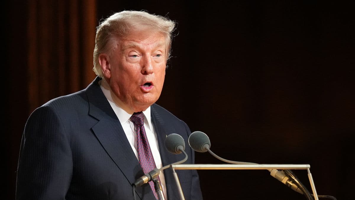 Trump brags about doxxing former rival Lindsey Graham during awkward eulogy