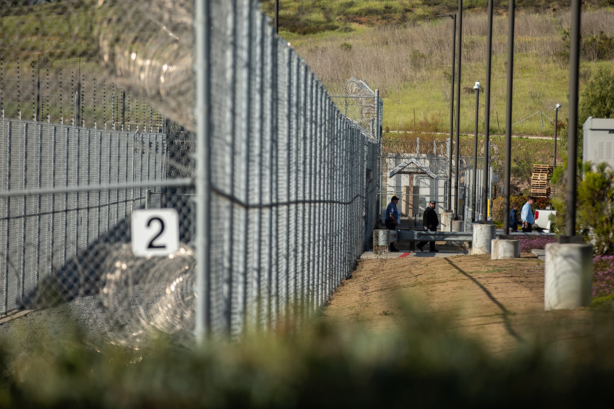 Court: Trump's immigrant mass detention policy contradicts 30 years of precedent